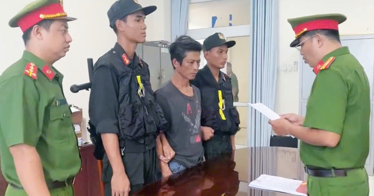 Công an Vĩnh Long thông tin vụ chống người thi hành công vụ, gây rối tại mỏ cát