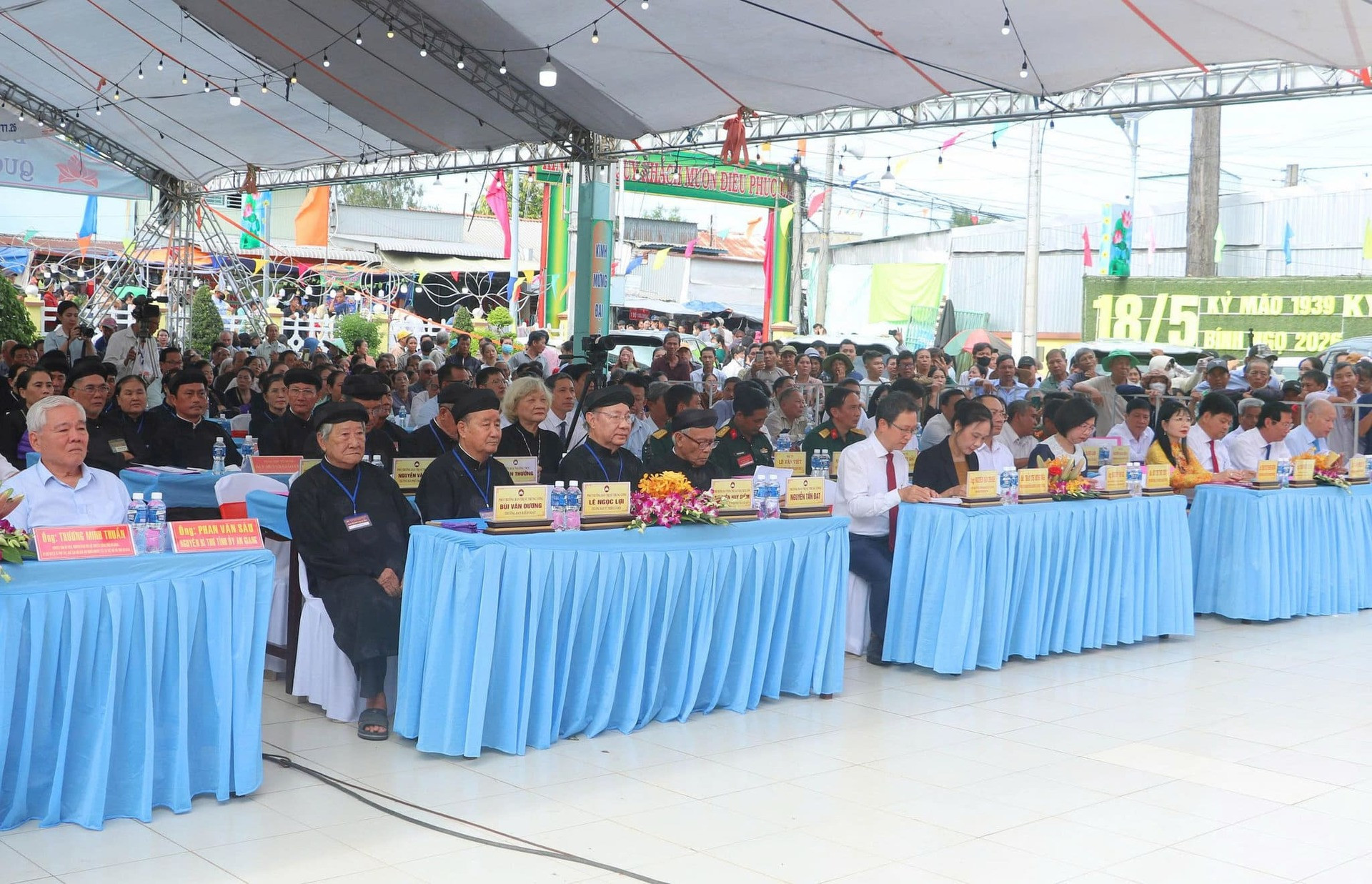 dai bieu (2).jpg