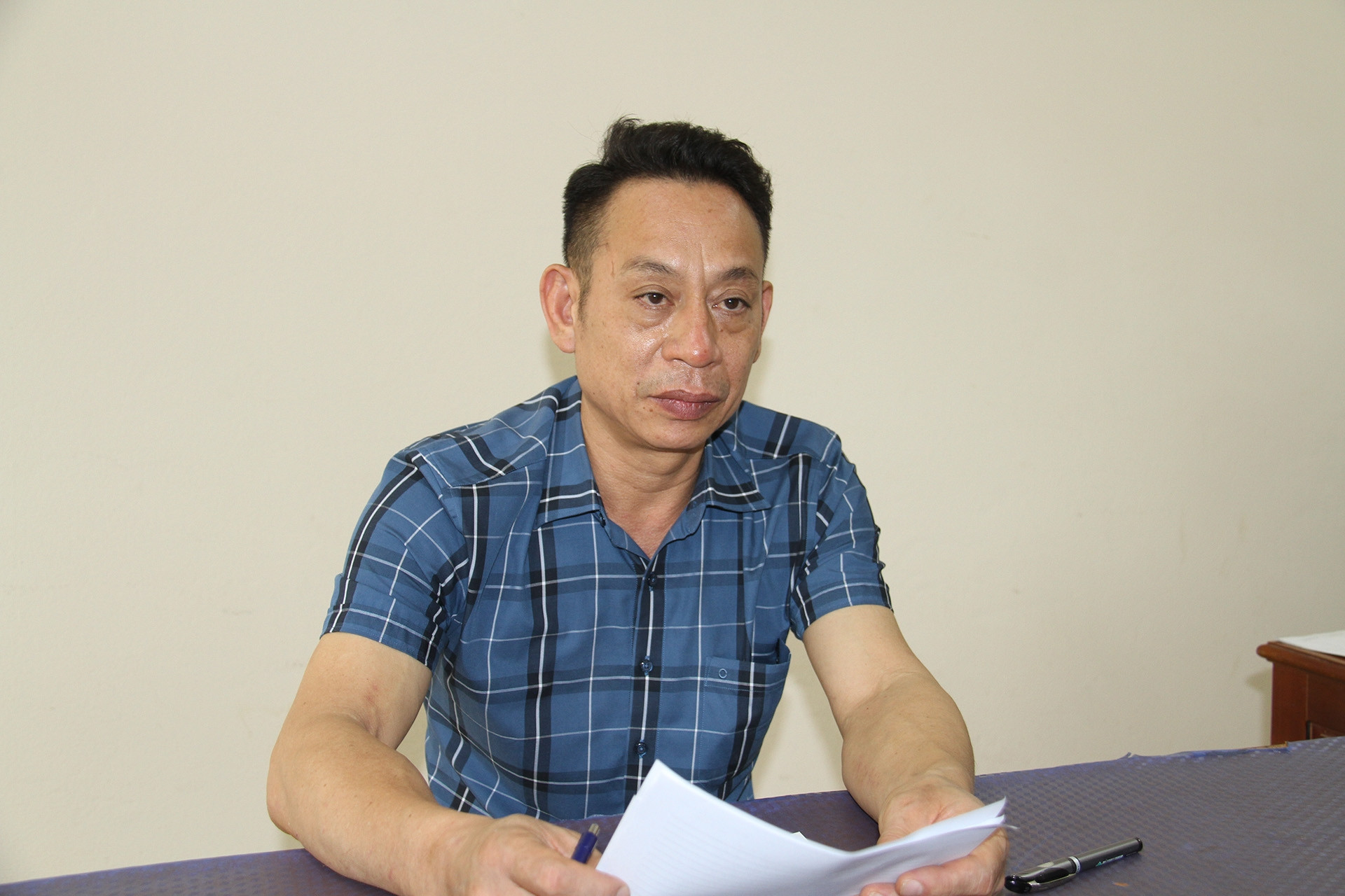 Danh tính tài xế ô tô tông 2 người trên vỉa hè rồi bỏ trốn