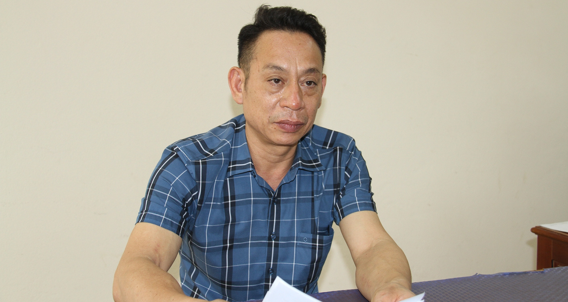Danh tính tài xế ô tô tông 2 người trên vỉa hè rồi bỏ trốn