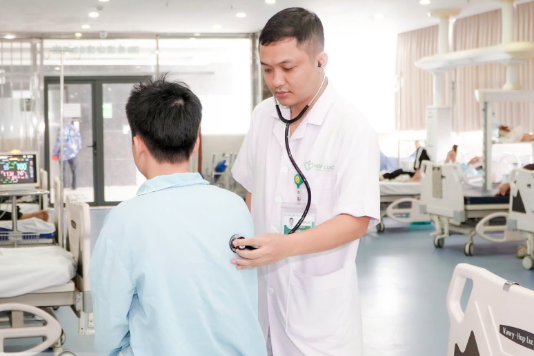 Nam du khách suy thận cấp do chủ quan trong kỳ nghỉ