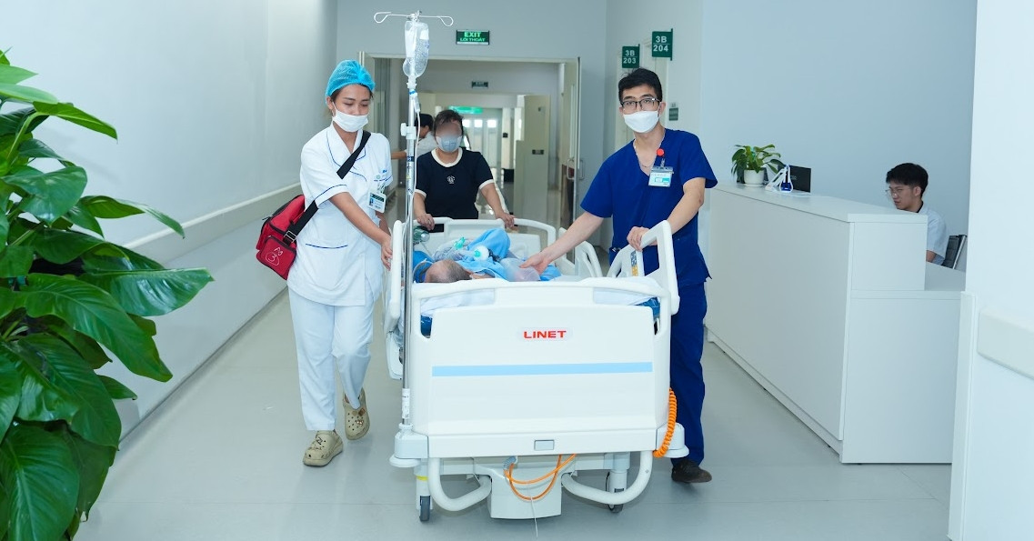 Nguy kịch sau ăn hải sản, nữ sinh được cứu sống nhờ 1 mũi tiêm sớm