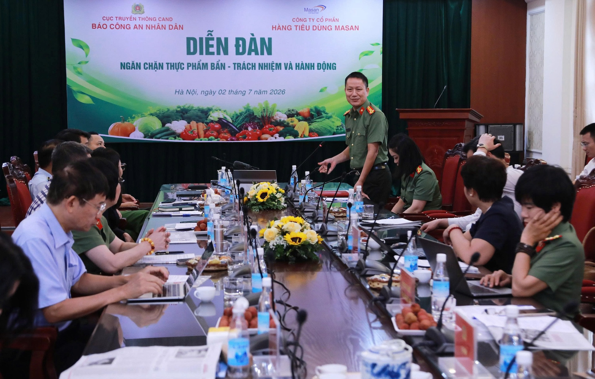 thuc pham ban.jpg