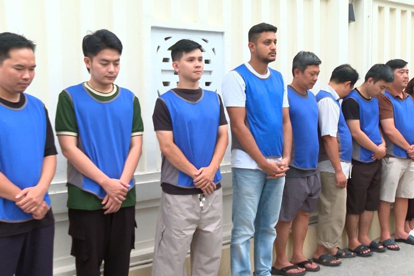 28.000 viên kim cương được nhập lậu vào Việt Nam tiêu thụ