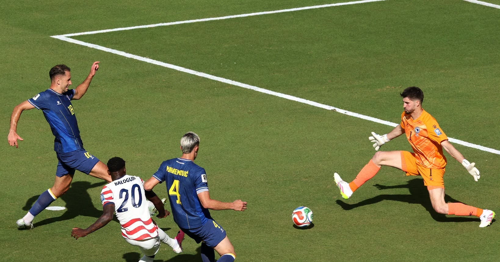 Trực tiếp bóng đá Mỹ 2-0 Bosnia &amp;amp; Herzegovina: Tuyệt phẩm sút phạt