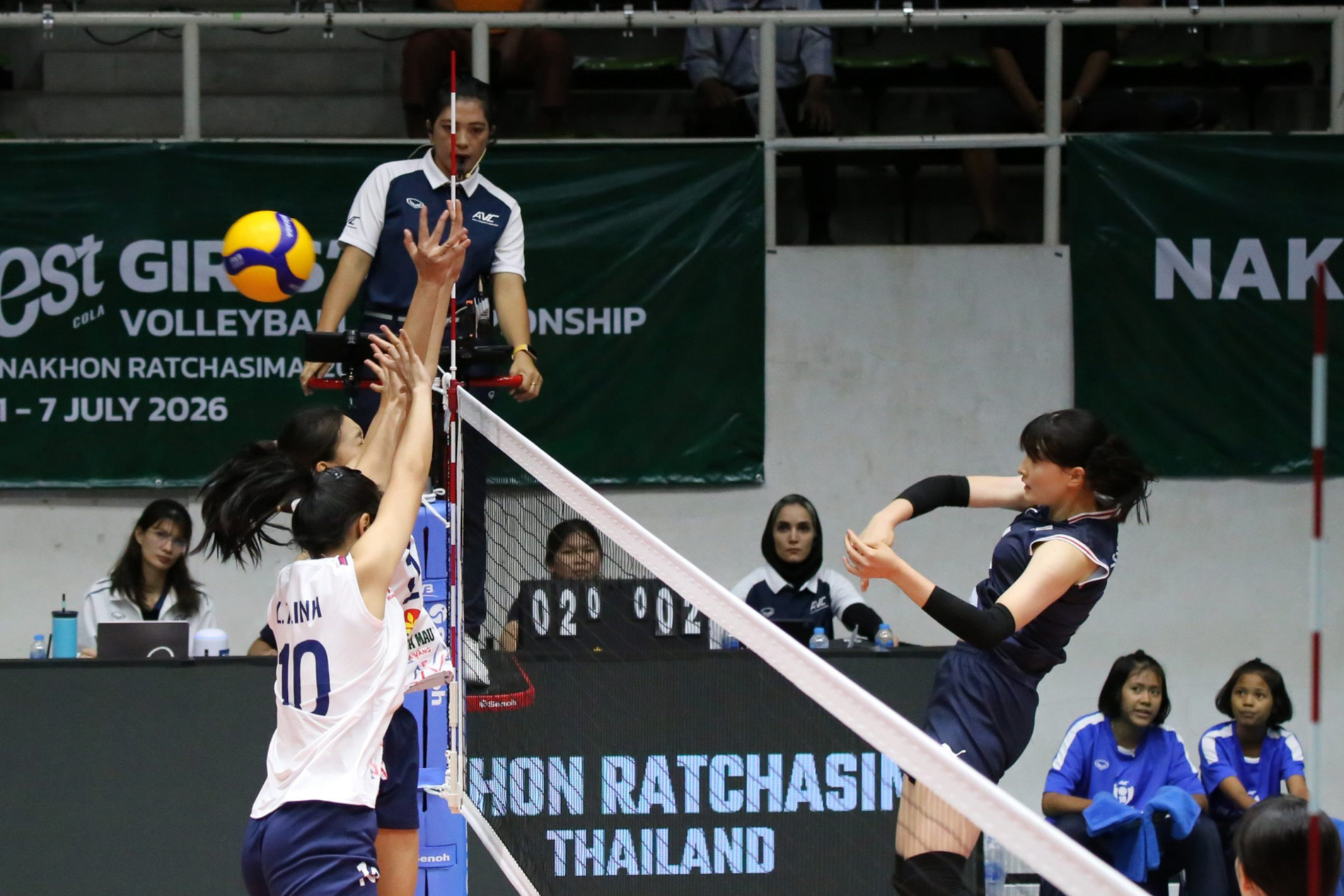 tuyen bong chuyen u18 nu viet nam han quoc 2.jpg