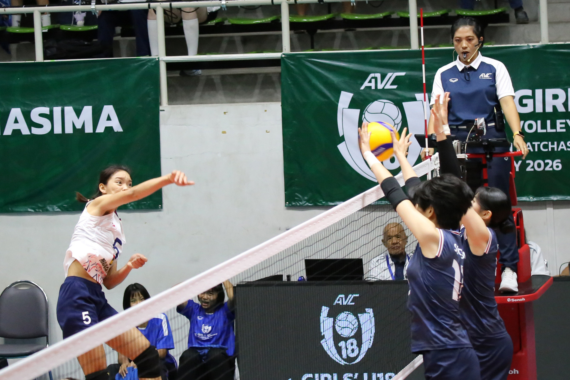 tuyen bong chuyen u18 nu viet nam han quoc 3.jpg