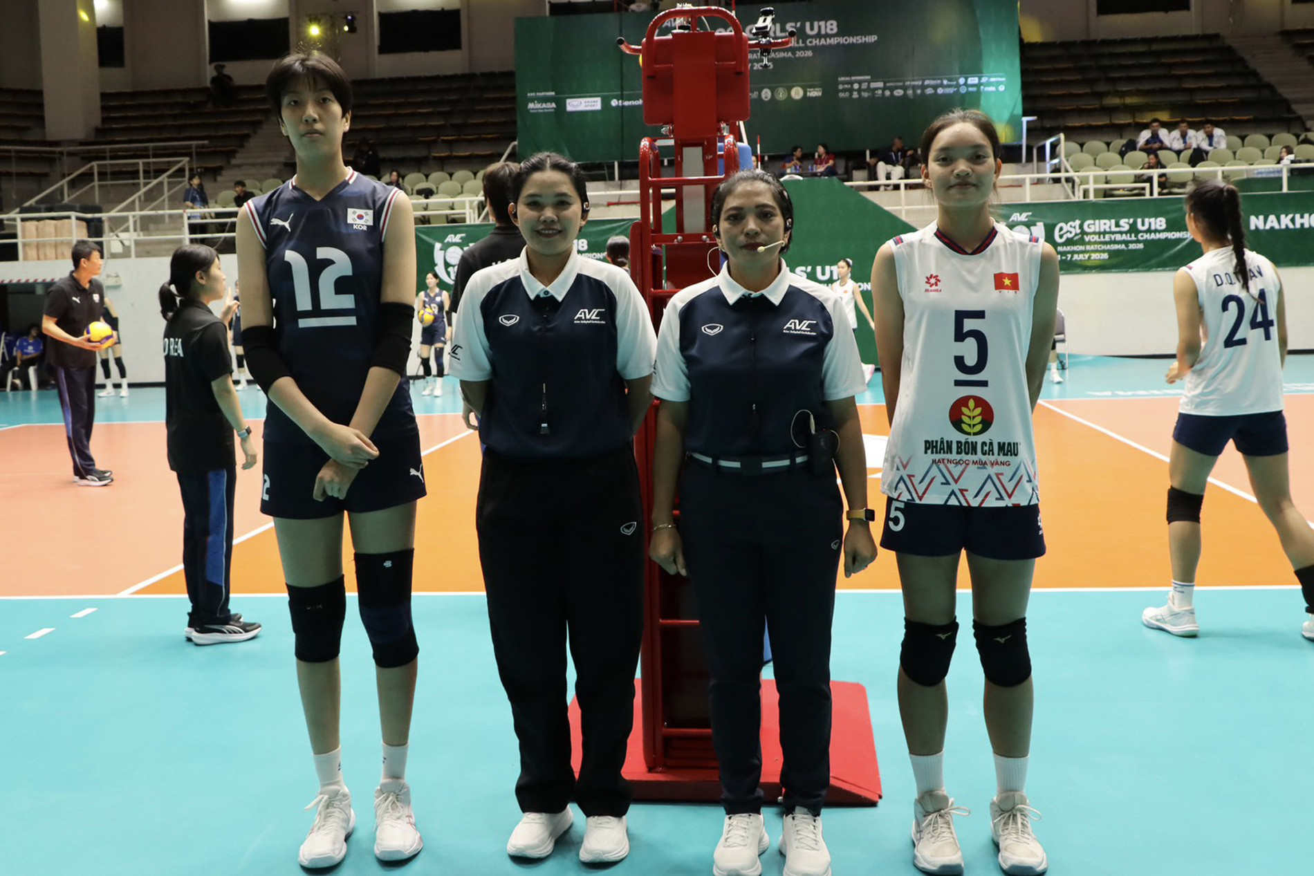 tuyen bong chuyen u18 nu viet nam han quoc 6.jpg