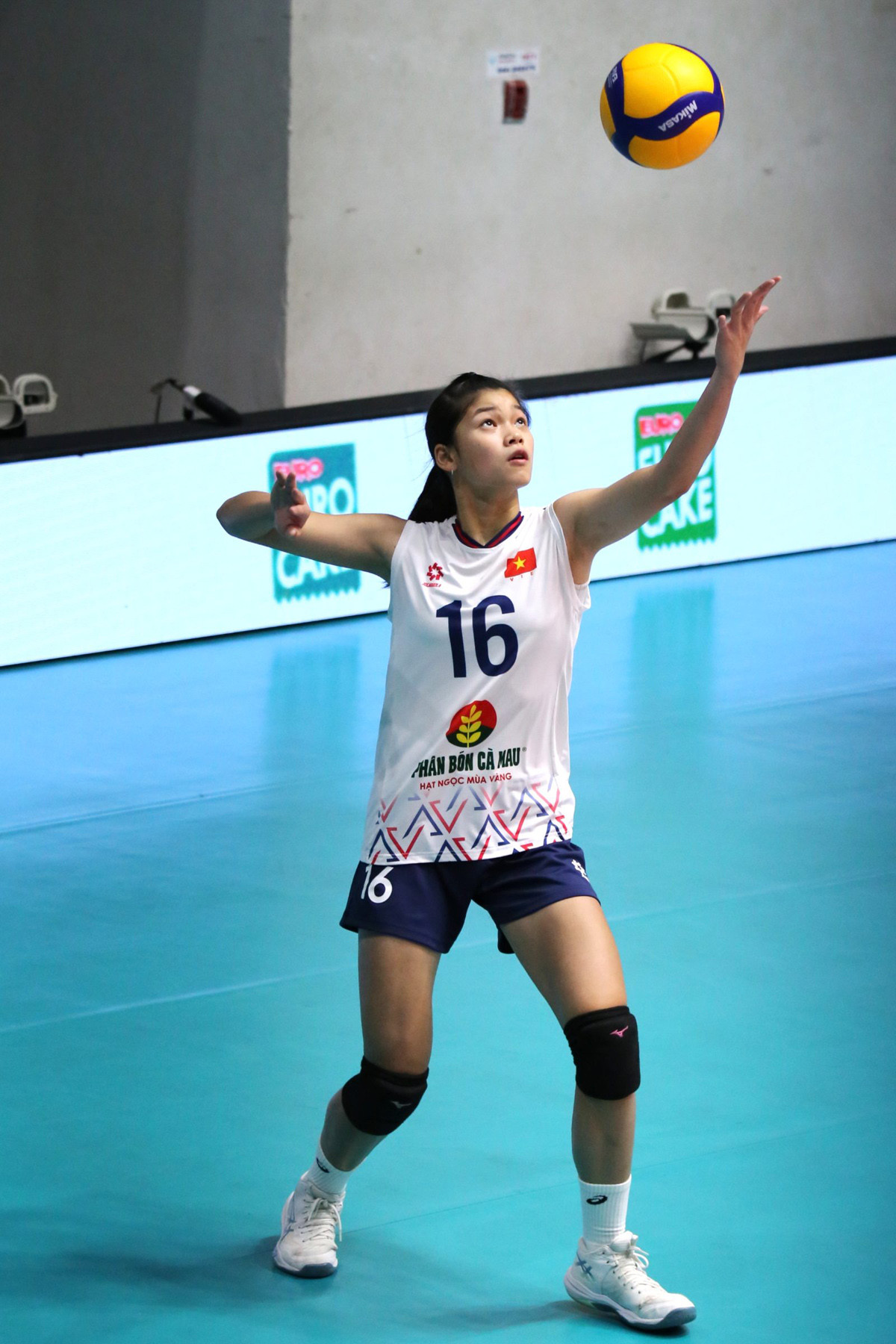 tuyen bong chuyen u18 nu viet nam han quoc 9.jpg