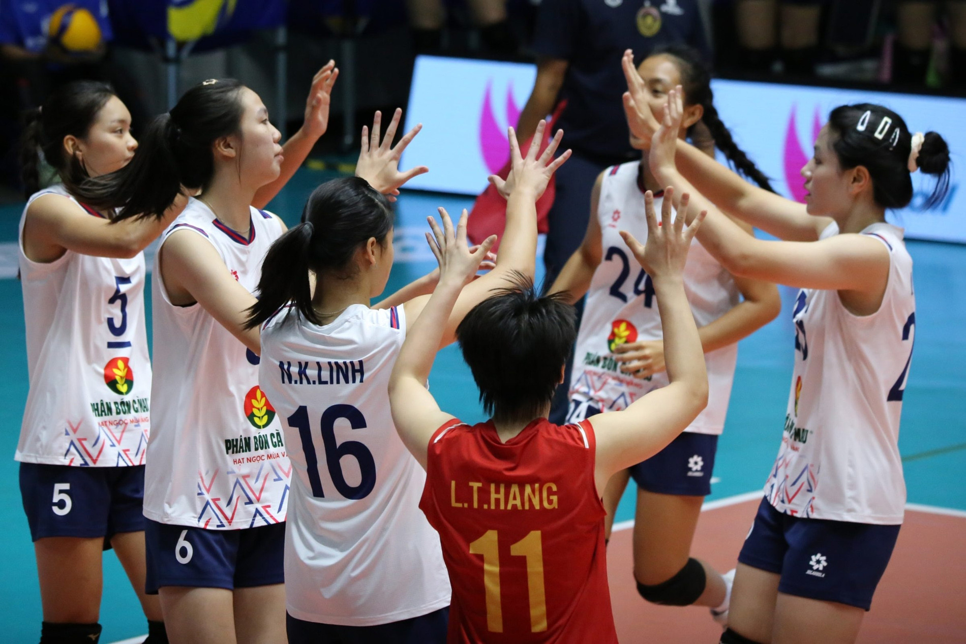 Tuyển bóng chuyền U18 nữ Việt Nam thua Hàn Quốc ở giải châu Á
