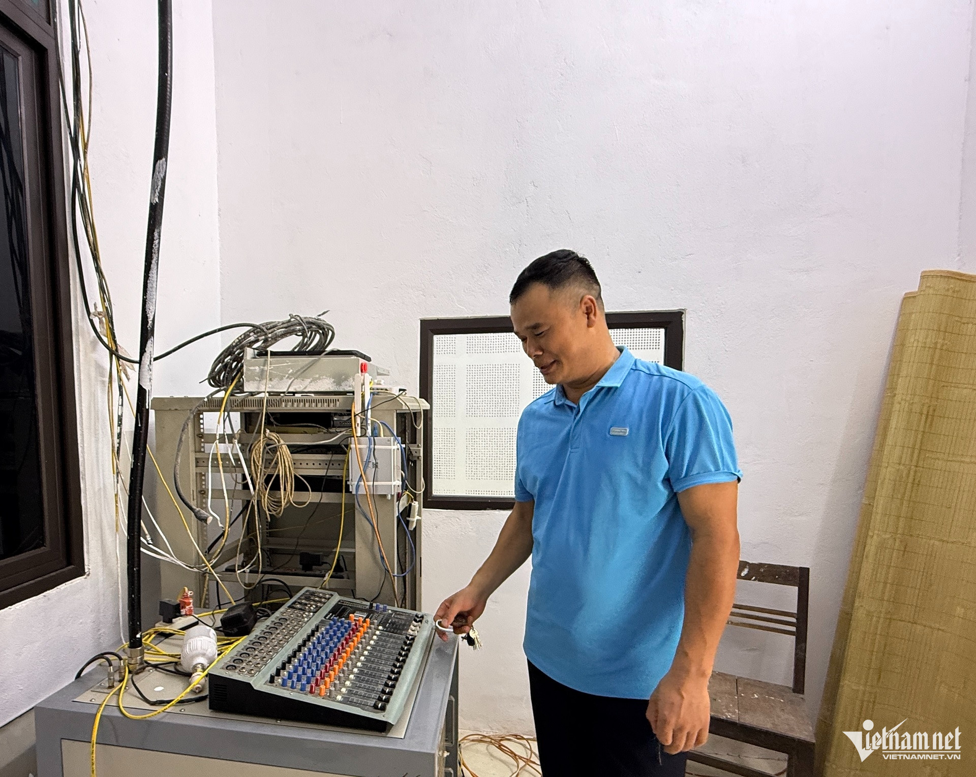 Box https://static-images.vnncdn.net/vps_images_publish/000001/000003/2026/7/2/w-anh-truong-van-hien-ky-thuat-vien-2358.jpg
