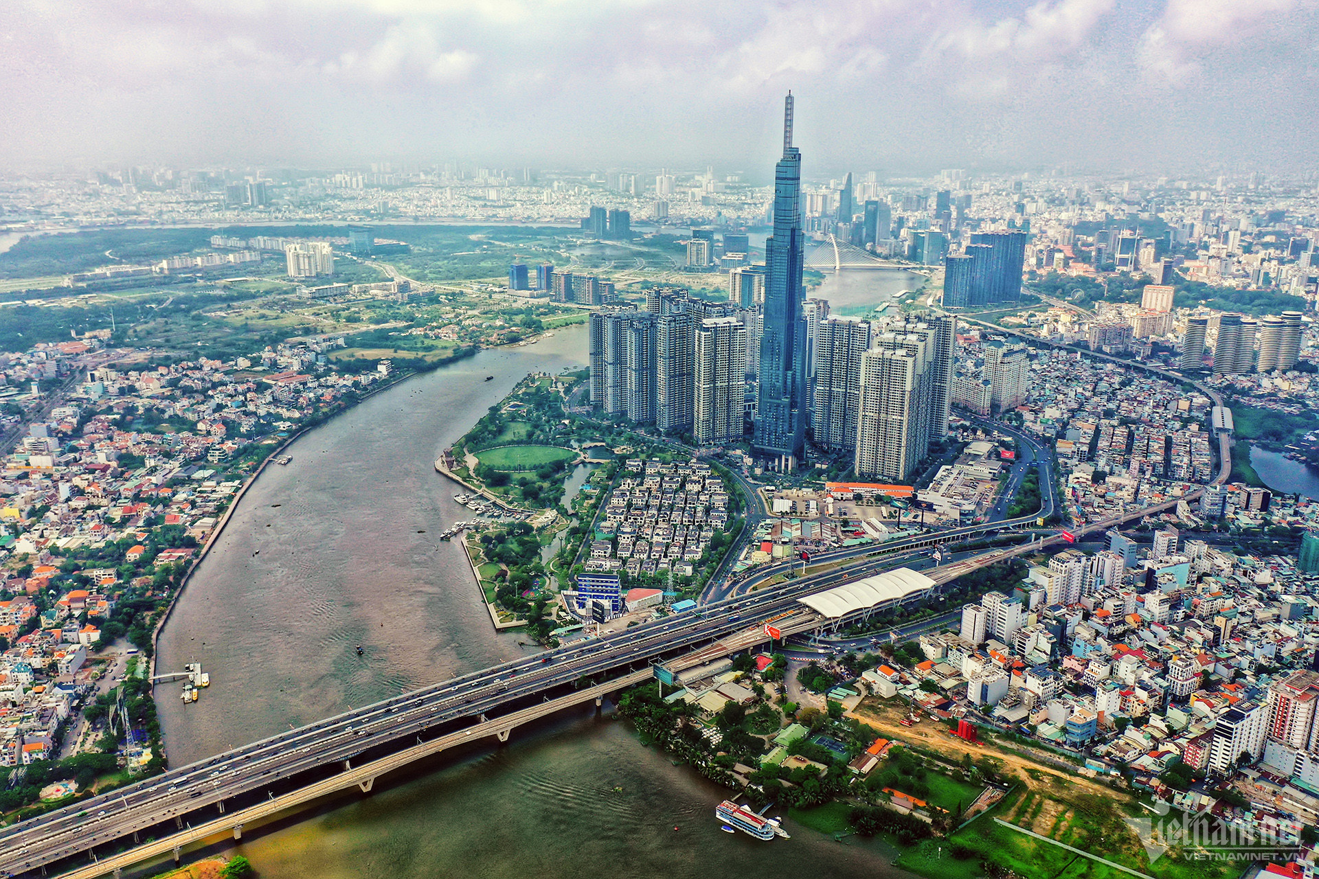 w cau sai gon 2 1 990.jpg