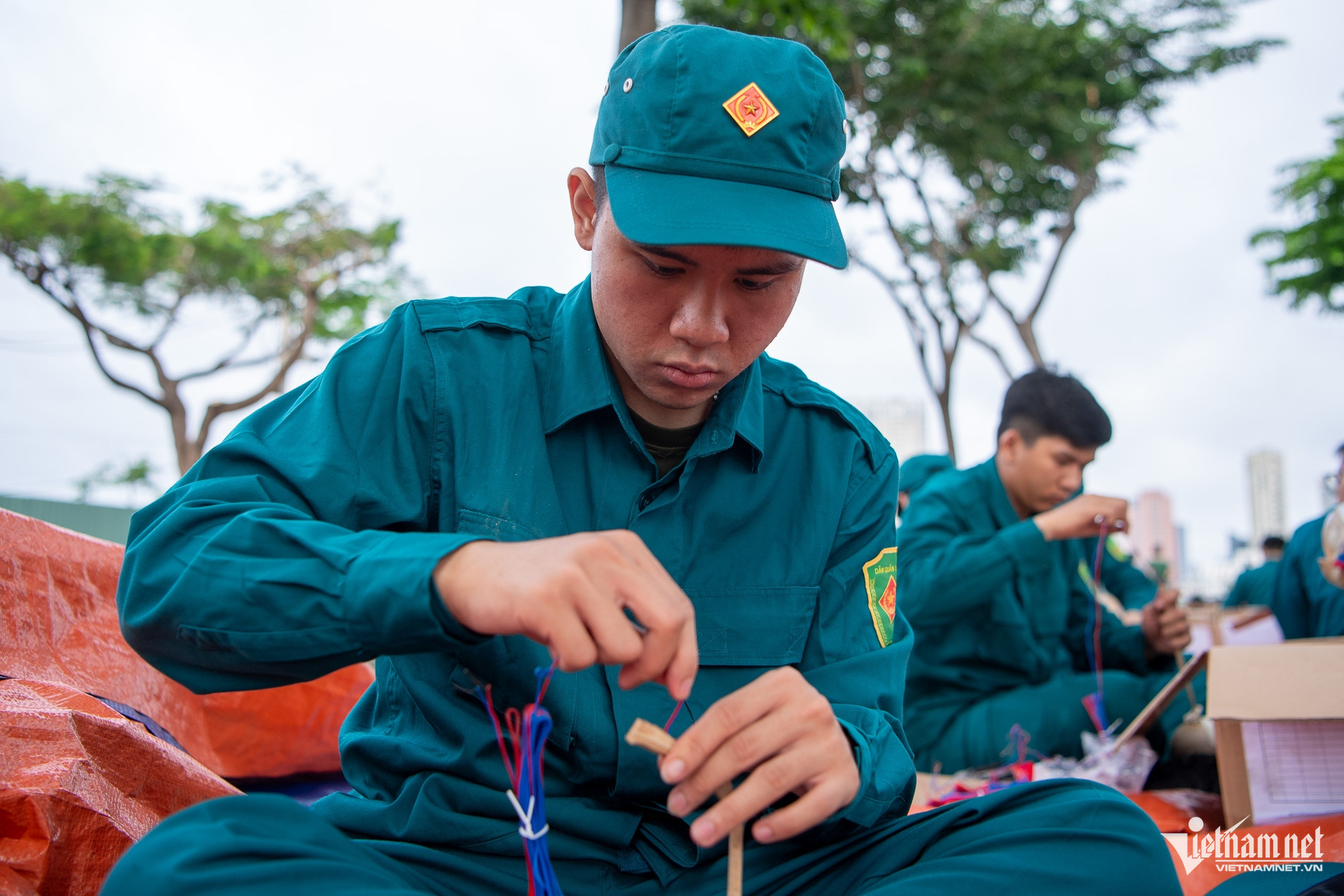 https://static-images.vnncdn.net/vps_images_publish/000001/000003/2026/7/2/w-tran-dia-phao-hoa-ki-niem-50-nam-tuan-hung-8-1274.jpg