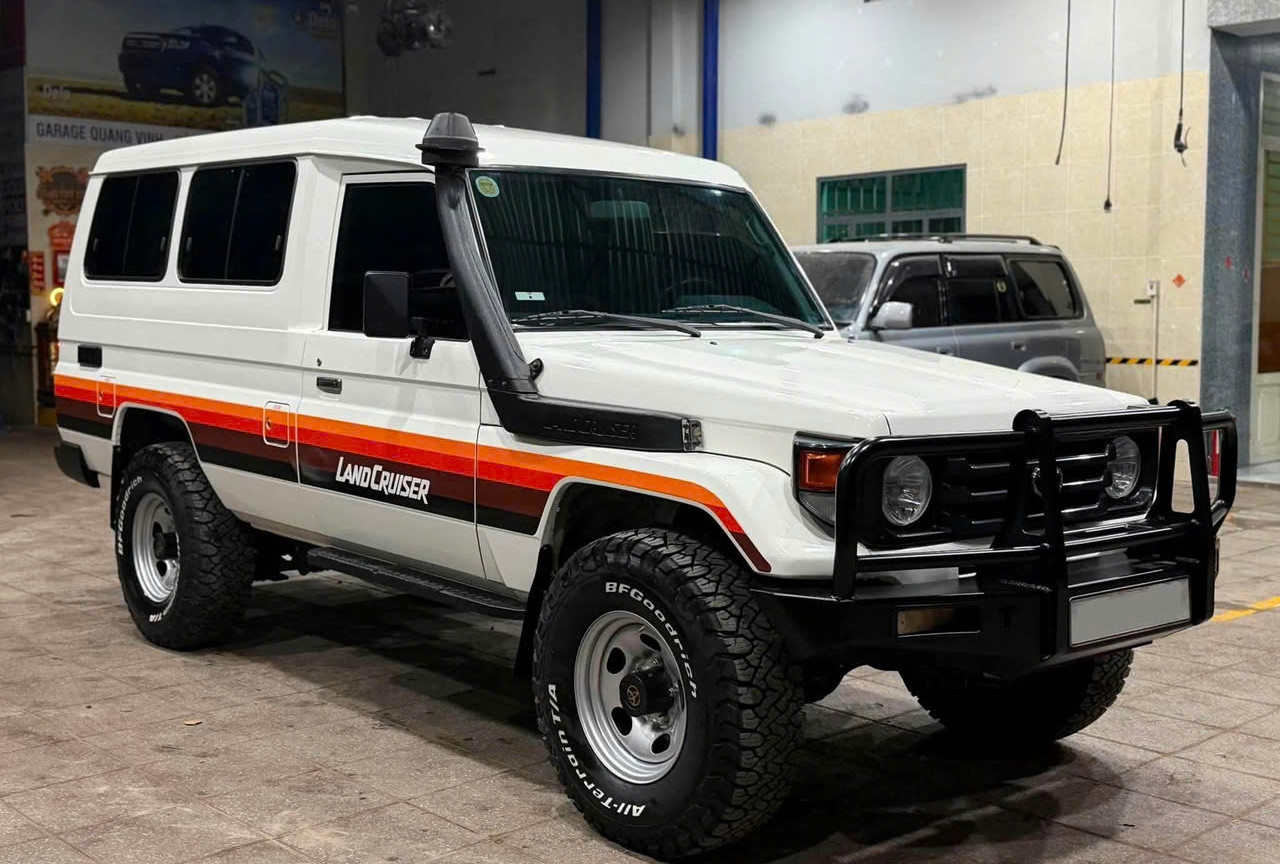 9x tay ngang chi 200 triệu 'dọn zin' xế cổ Toyota Land Cruiser huyền thoại