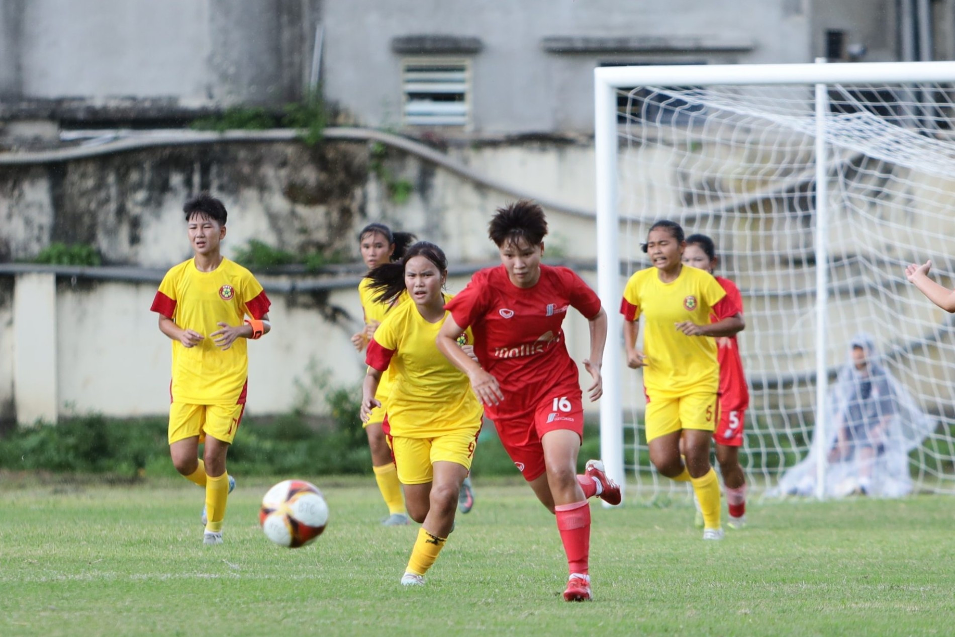 Bất phân thắng bại ở giải bóng đá nữ U16 quốc gia 2026