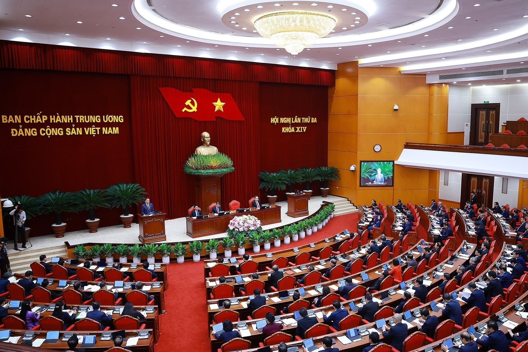 Cách tất cả chức vụ trong Đảng với nguyên Bí thư Bắc Giang Bùi Văn Hải