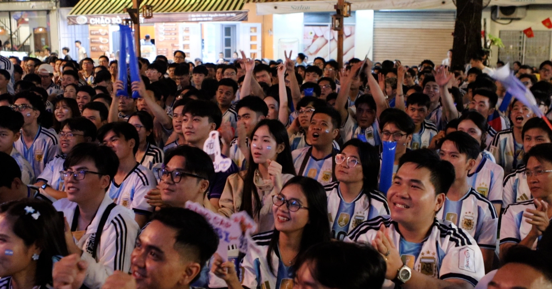 Đêm cảm xúc của cổ động viên TPHCM trong trận chung kết World Cup 2026