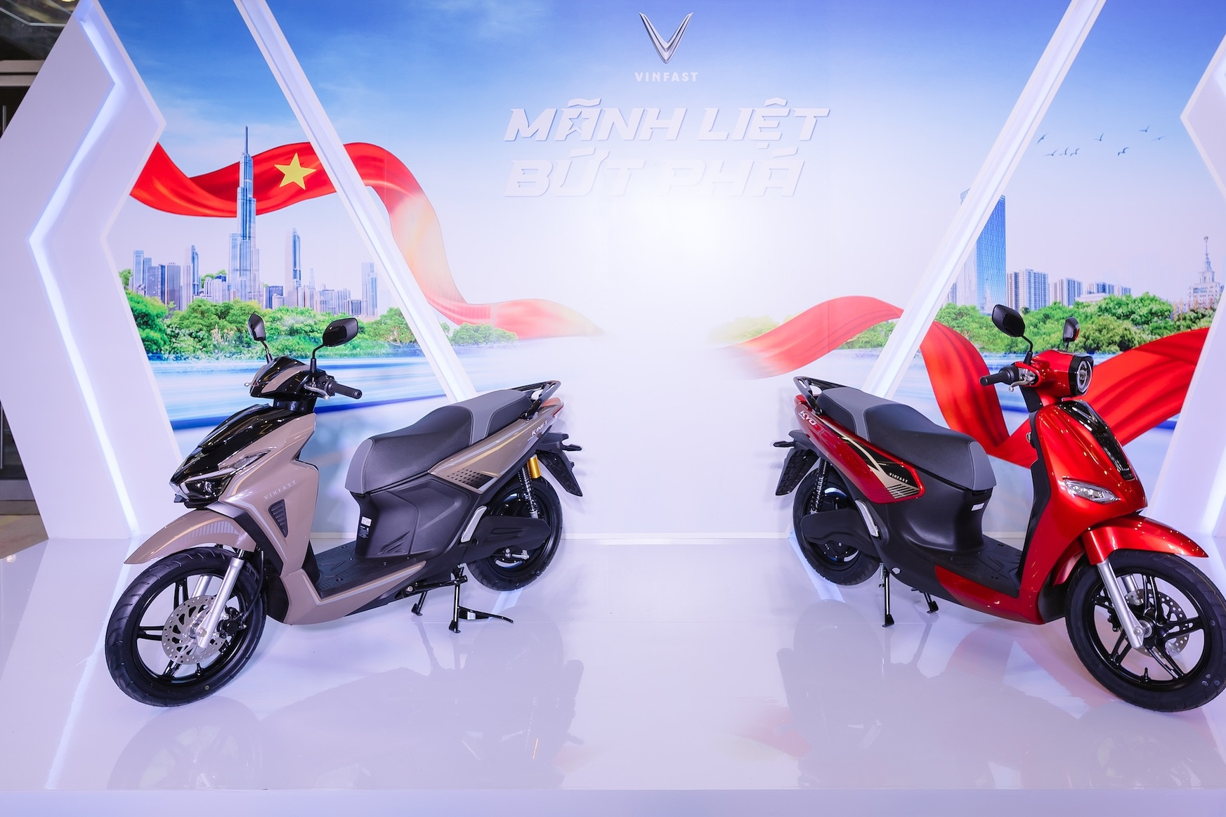 VinFast ra mắt bộ đôi xe máy điện cao cấp thế hệ mới