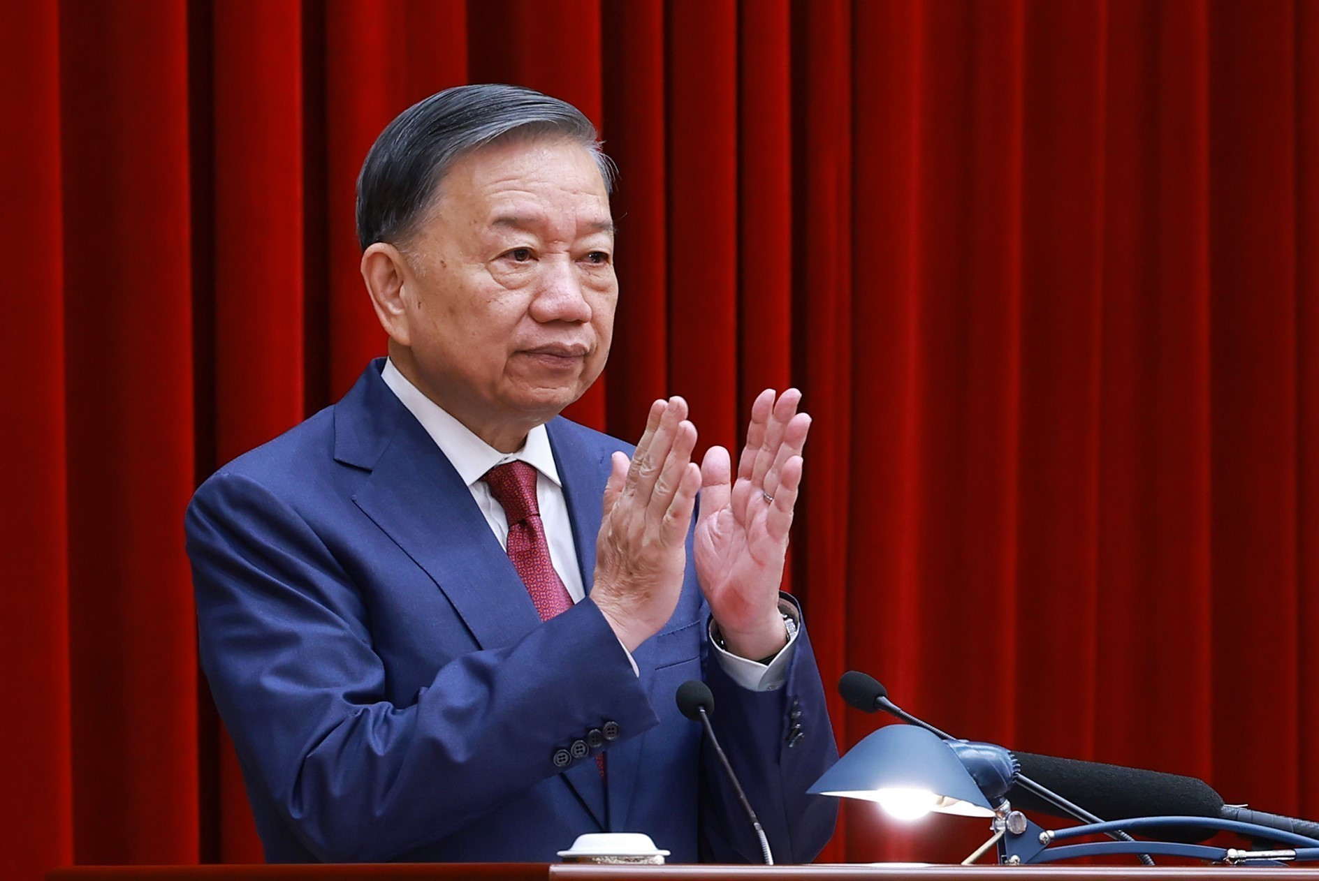 vnapotalkhaimachoinghilanthubabanchaphanhtrunguongdangkhoaxiv8899061 17845155382631925082648.jpg