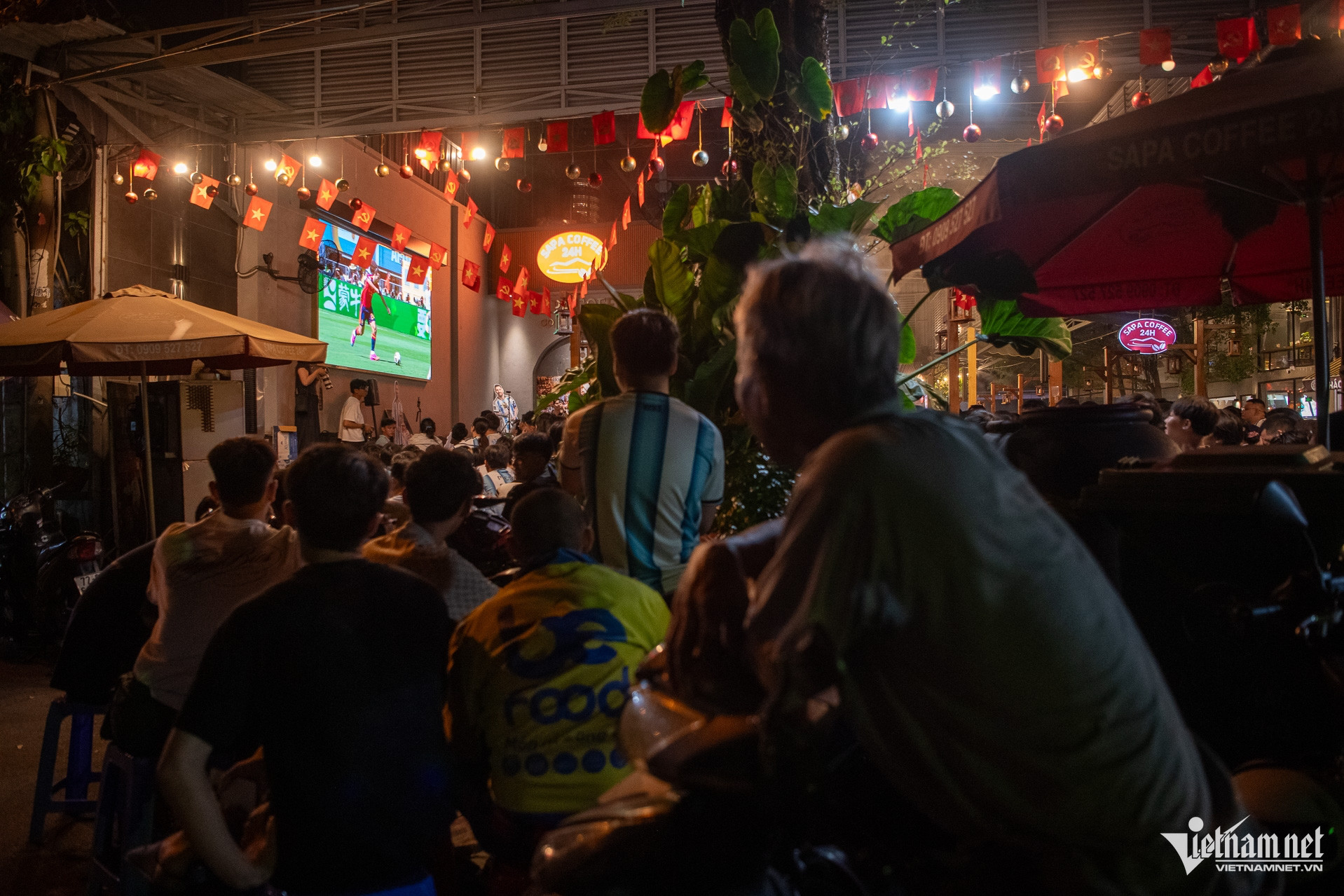 https://static-images.vnncdn.net/vps_images_publish/000001/000003/2026/7/20/w-nguoi-dan-xem-chung-ket-worldcup-tuan-hung-44-658.jpg