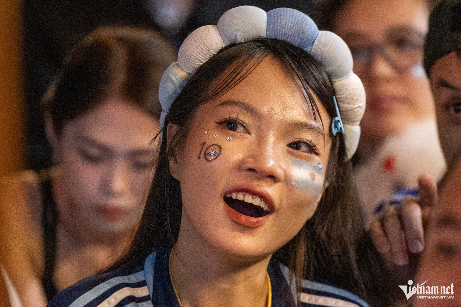 W-Người dân xem chung kết worldcup Tuấn Hùng 7.jpg