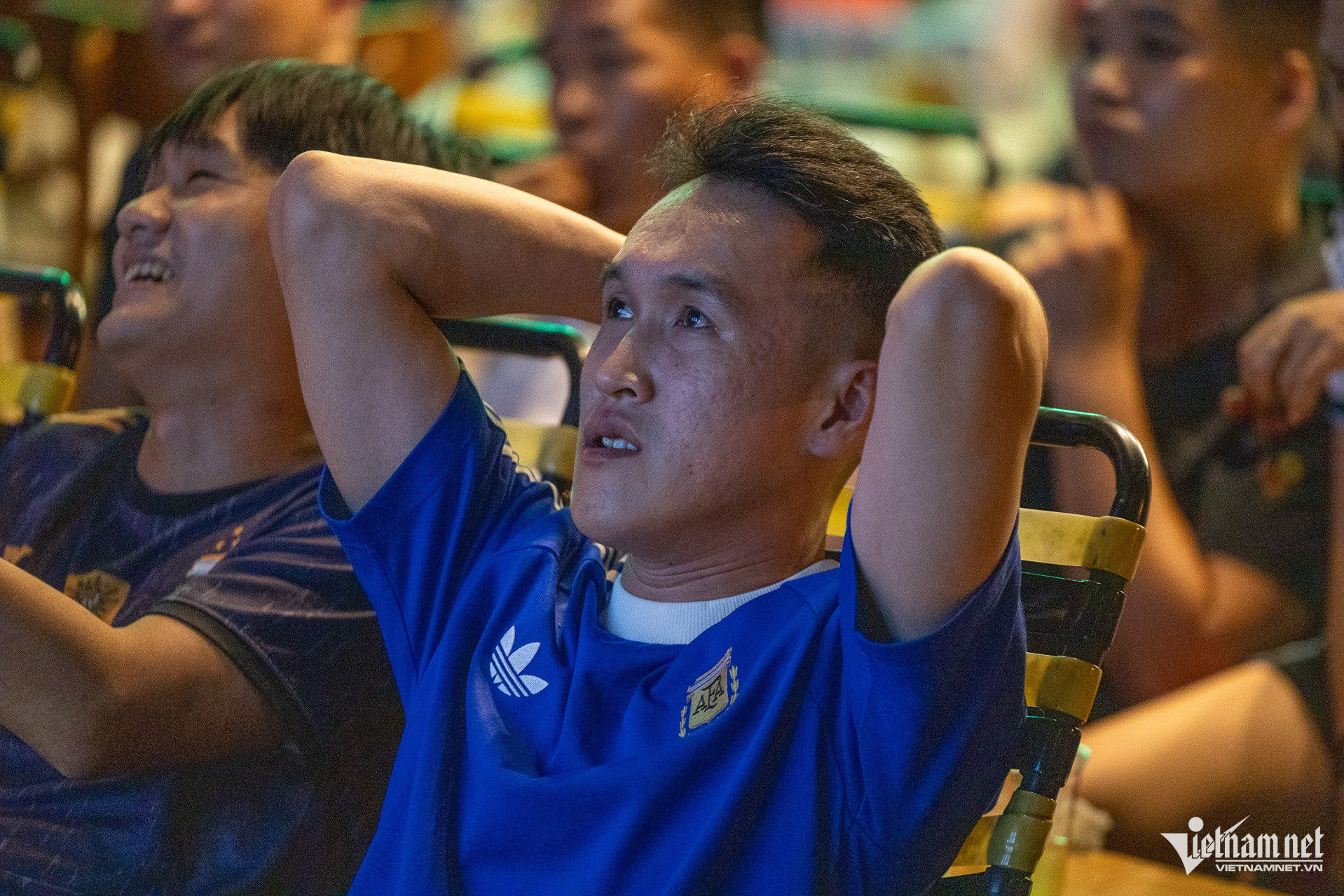 https://static-images.vnncdn.net/vps_images_publish/000001/000003/2026/7/20/w-nguoi-dan-xem-chung-ket-worldcup-tuan-hung-70-661.jpg
