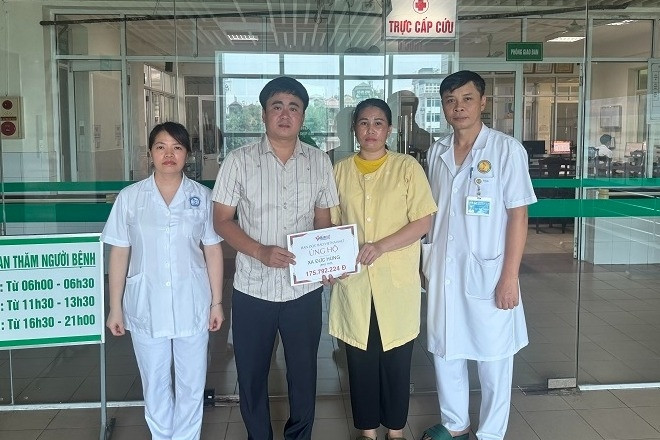 Báo VietNamNet trao hơn 248 triệu đồng đến anh Dương Văn Huy bị bỏng điện