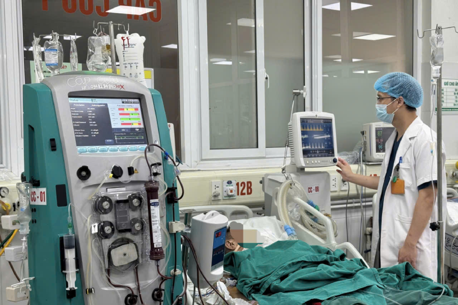 Không ra ăn cơm như thường lệ, người đàn ông được phát hiện bất tỉnh trong phòng