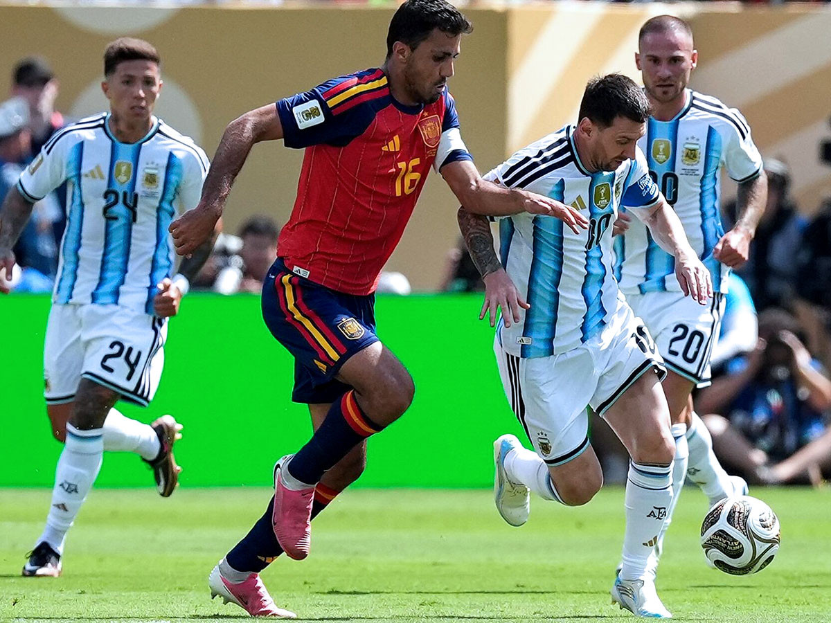 Messi Rodri.jpg