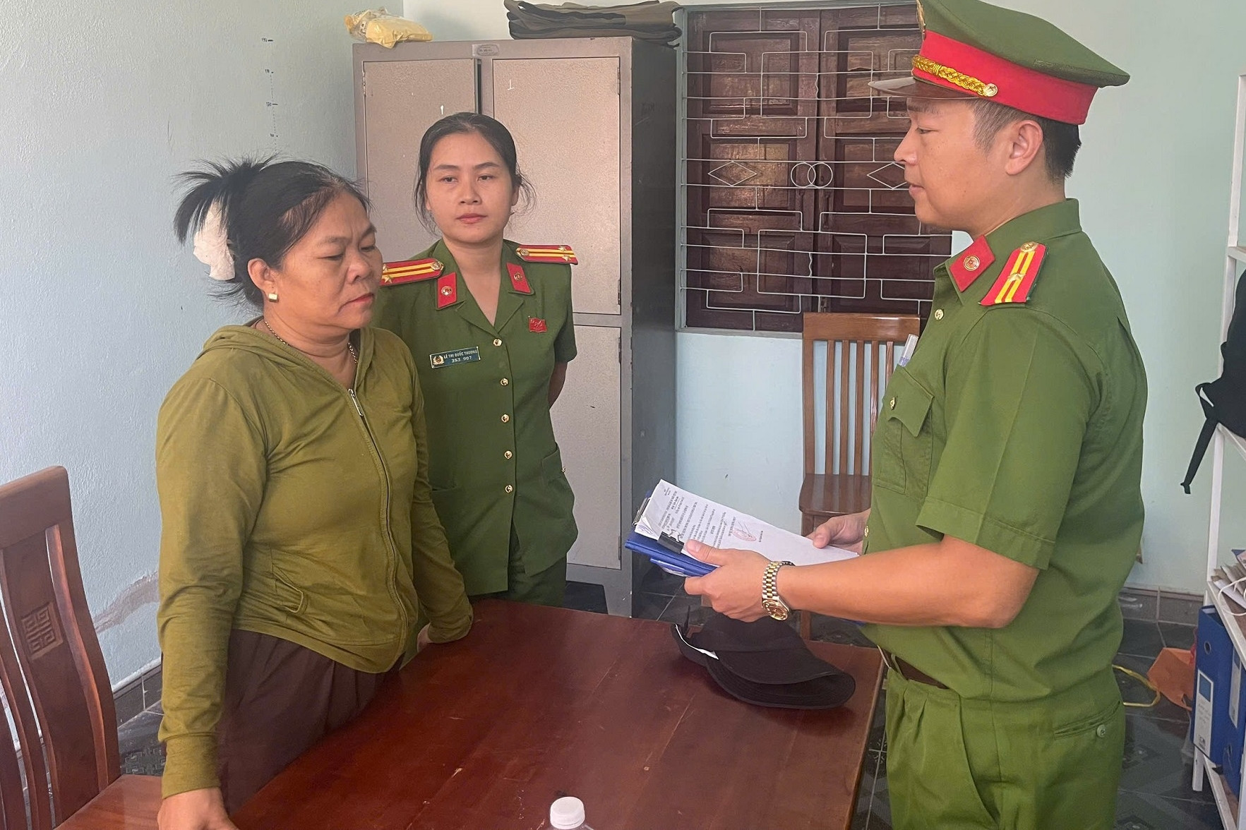 Nhờ 'thầy bói' lấy lại 10 tỷ đồng bị lừa, người phụ nữ mất thêm 179 triệu đồng