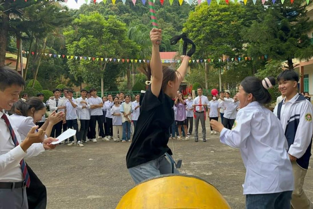 Tăng cơ hội học tập, giảm nghèo thông tin cho vùng dân tộc thiểu số rất ít người