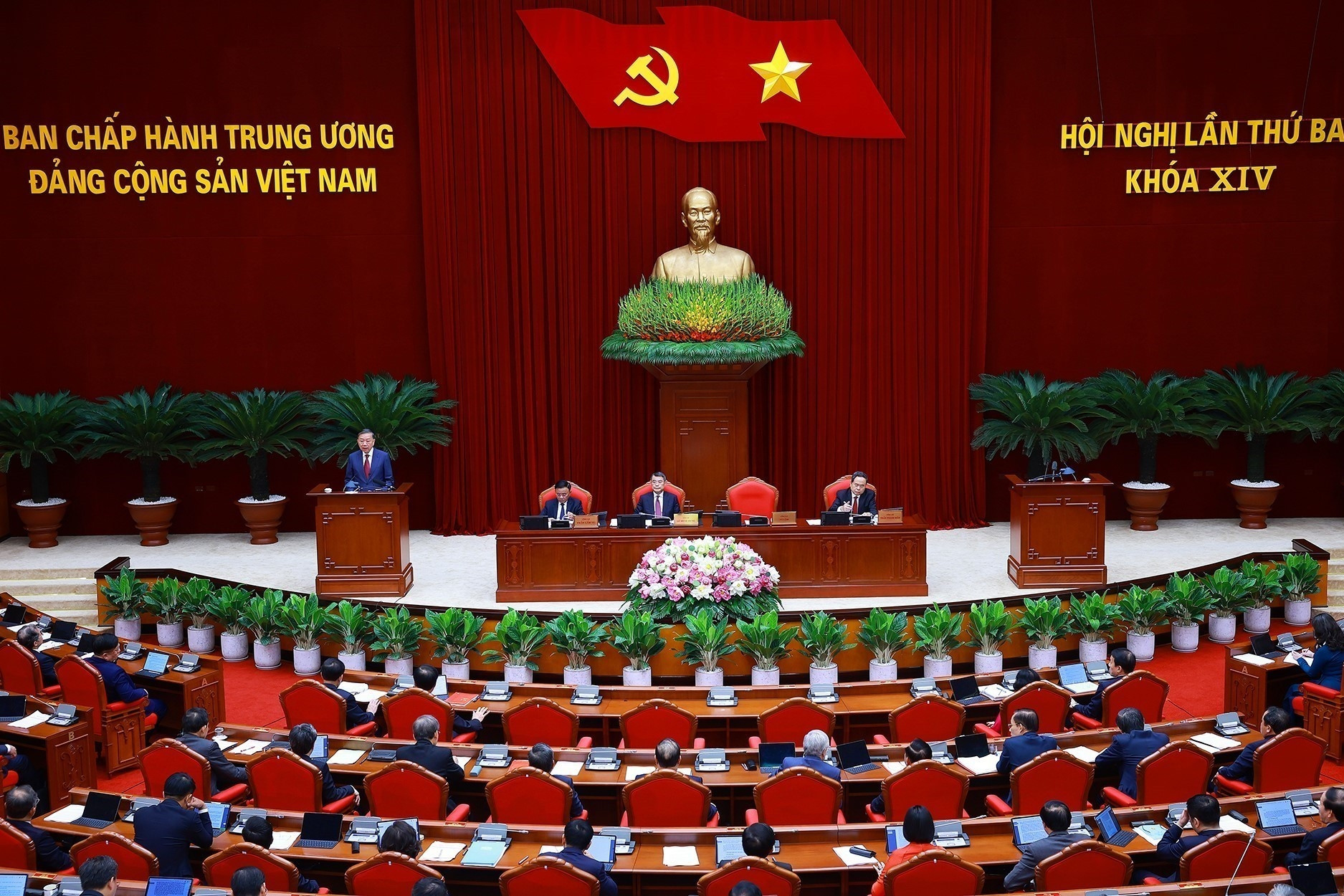 Trung ương thảo luận về quy định những điều đảng viên không được làm
