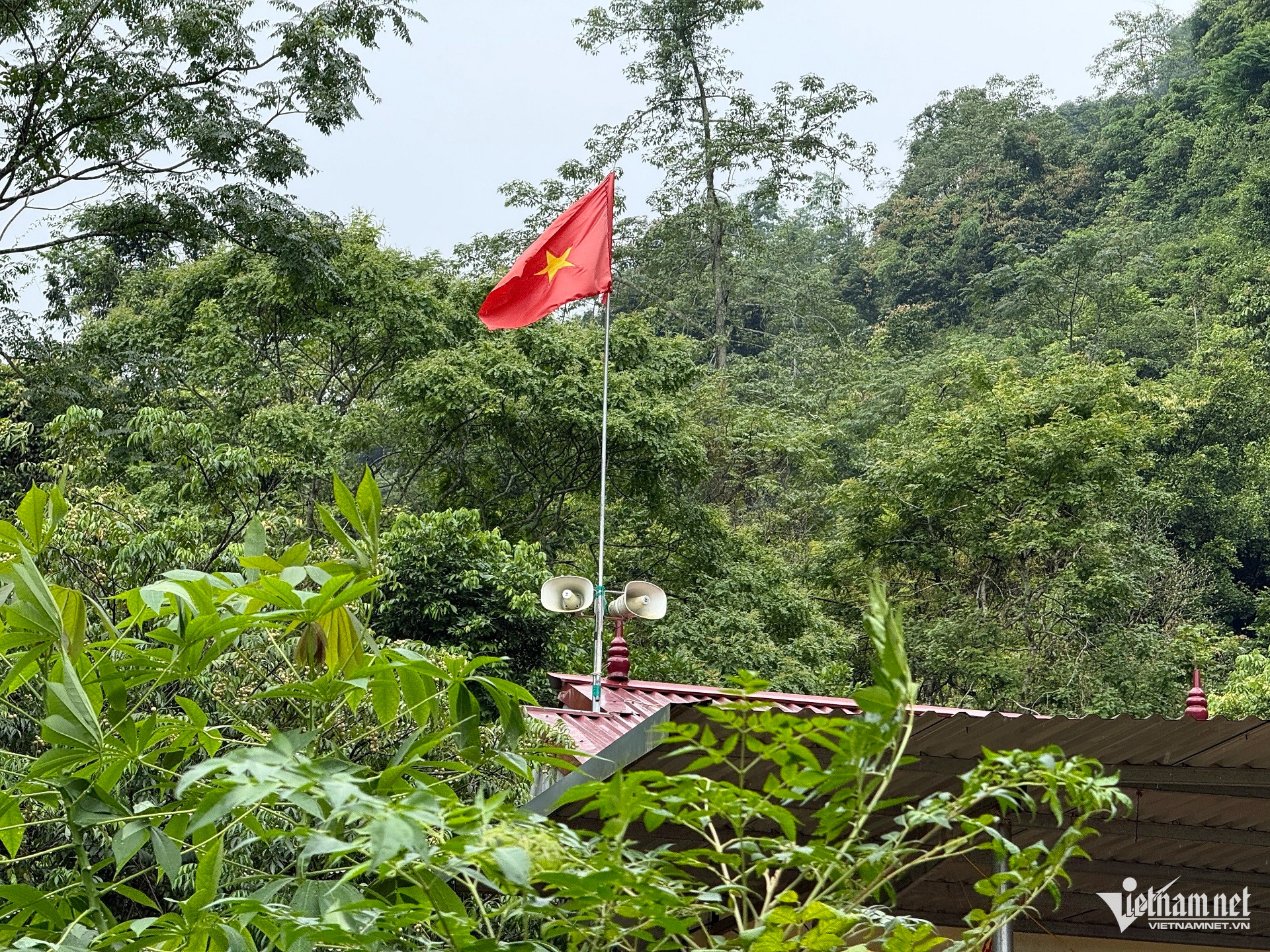 W-Giam ngheo thong tin o Cao Bang.jpg