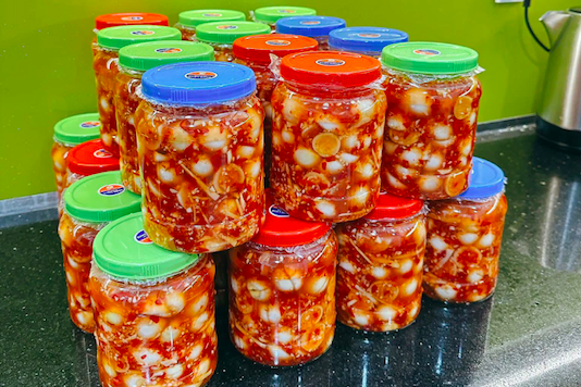 Cách muối cà pháo trắng giòn ngon, không bị nổi váng