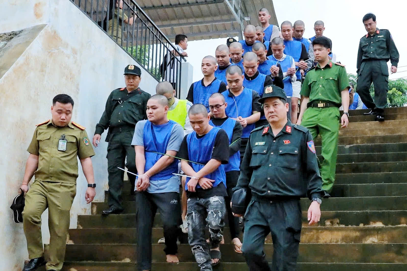 Công an Lai Châu đột kích 'sào huyệt' lừa đảo ở Lào, 40 người bị bắt giữ