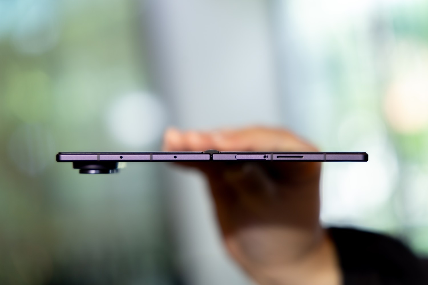 Galaxy Z Fold 8 Ultra, điện thoại gập mỏng nhẹ hơn cả iPhone 17 Pro Max