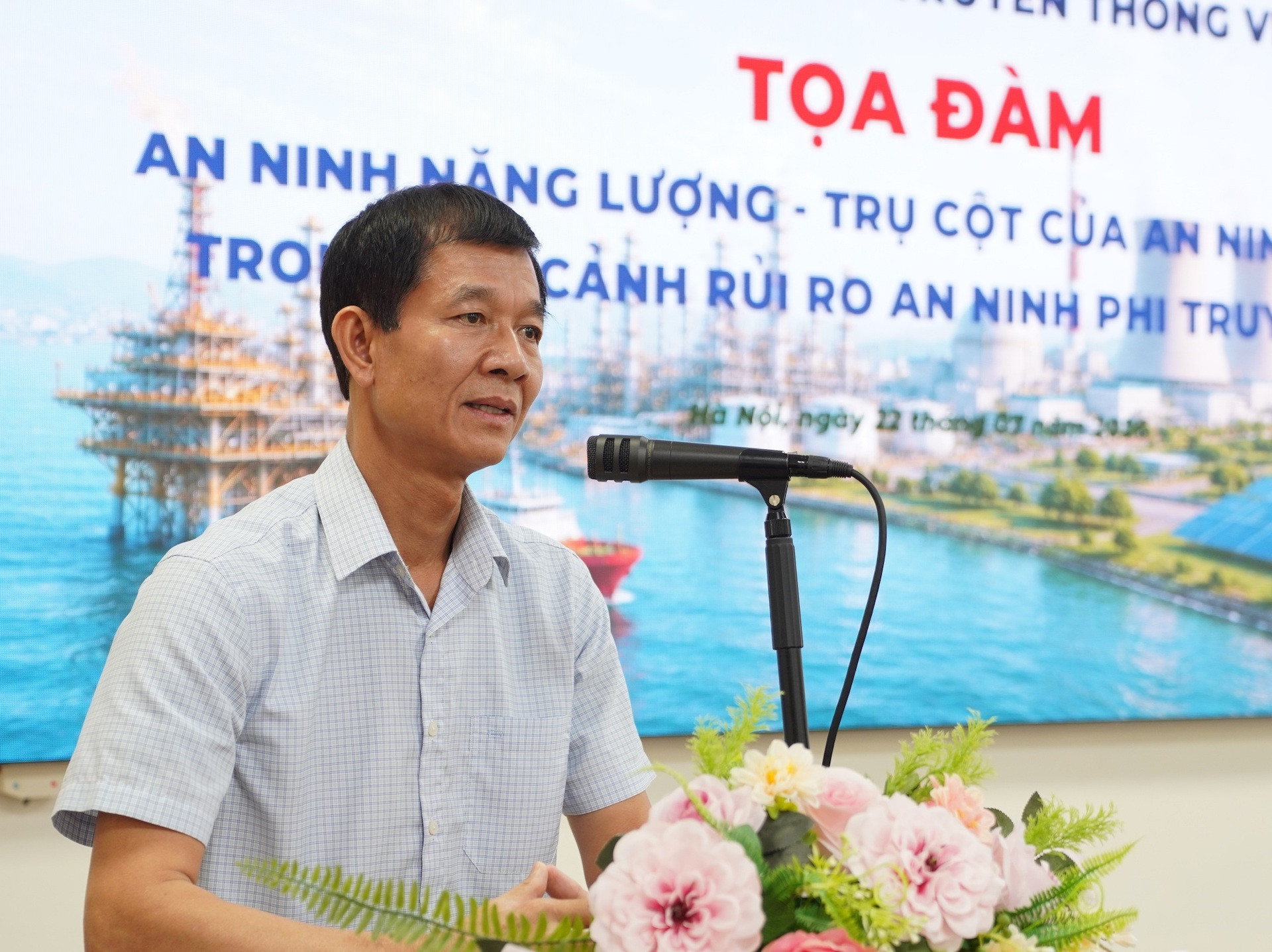 hoàng phi.jpg