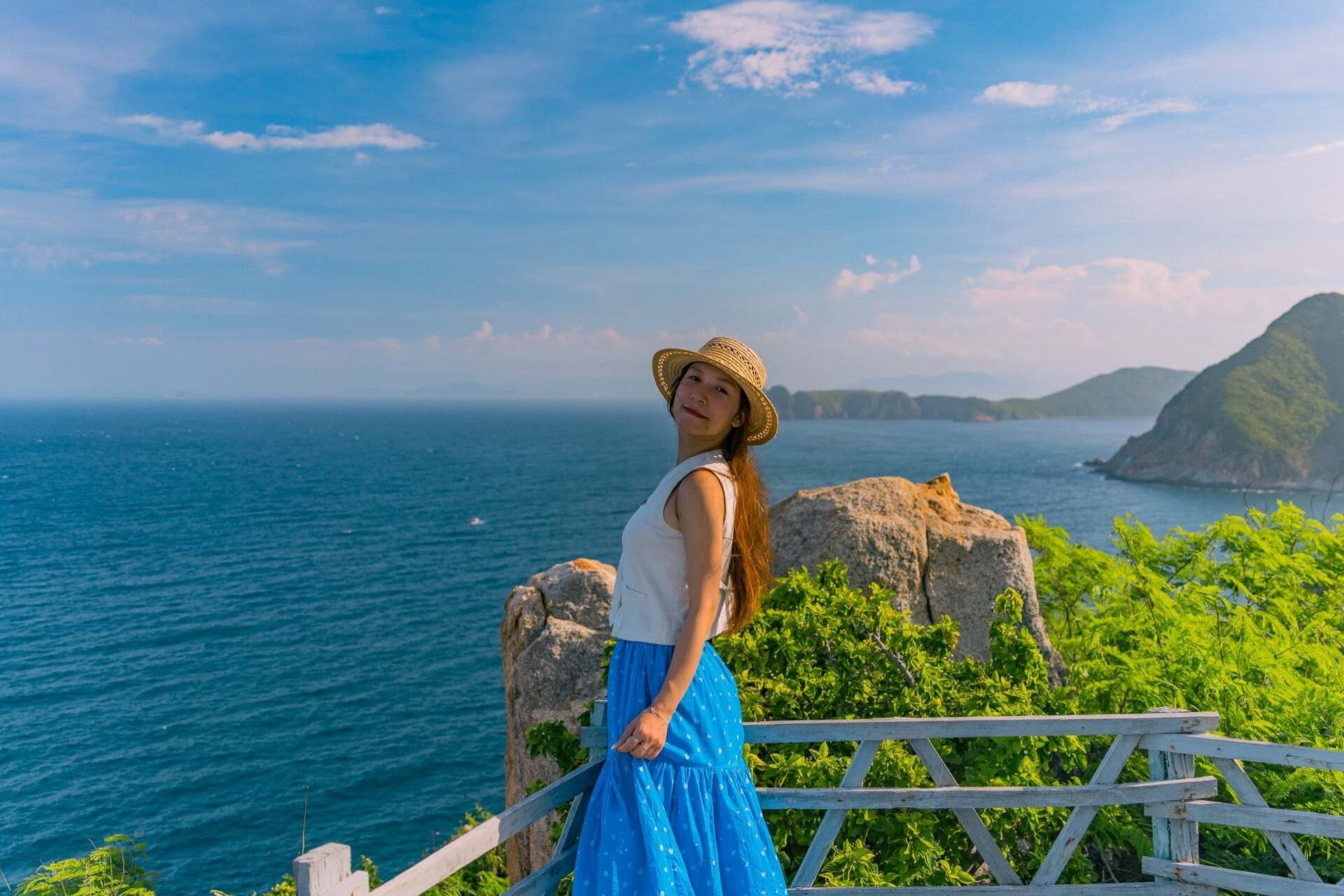 Khách Hà Nội trở về tuổi thơ ở hòn đảo 'mất điện như cơm bữa', không có điều hòa