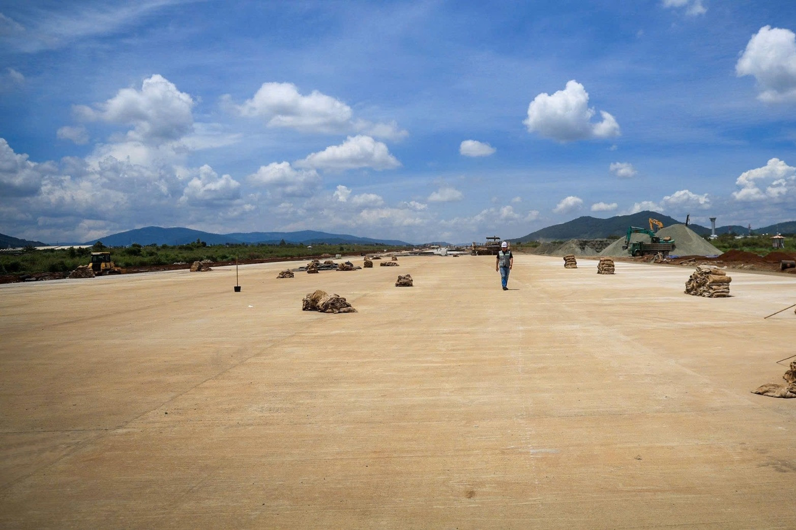 Lâm Đồng đề nghị tăng tần suất bay ngay khi sân bay Liên Khương mở cửa trở lại
