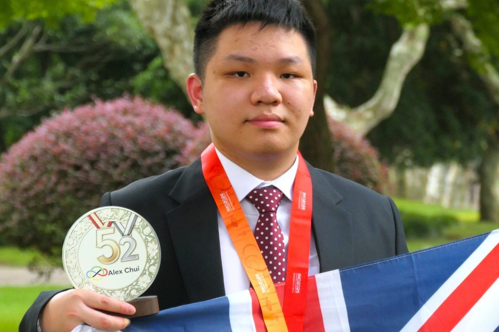 Nam sinh 18 tuổi giành 7 huy chương Olympic Toán học, lập kỷ lục chưa từng có