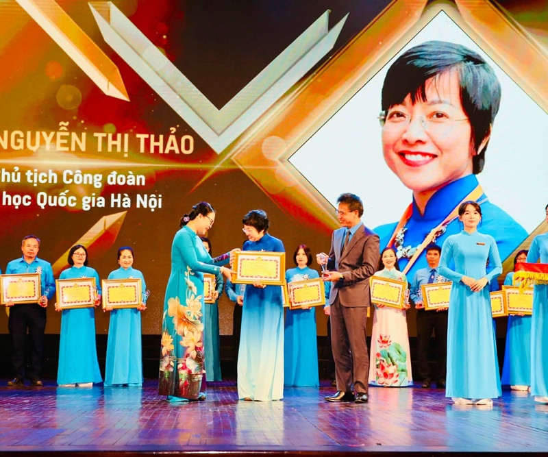 https://static-images.vnncdn.net/vps_images_publish/000001/000003/2026/7/22/thao-van-1900.jpg