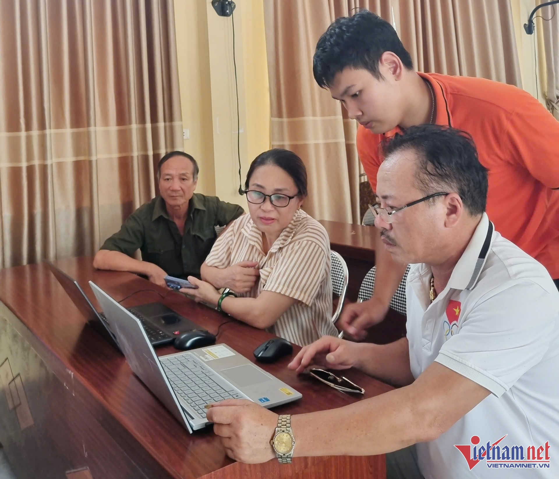 W-To chuyen doi so cong dong Ha Noi.jpg