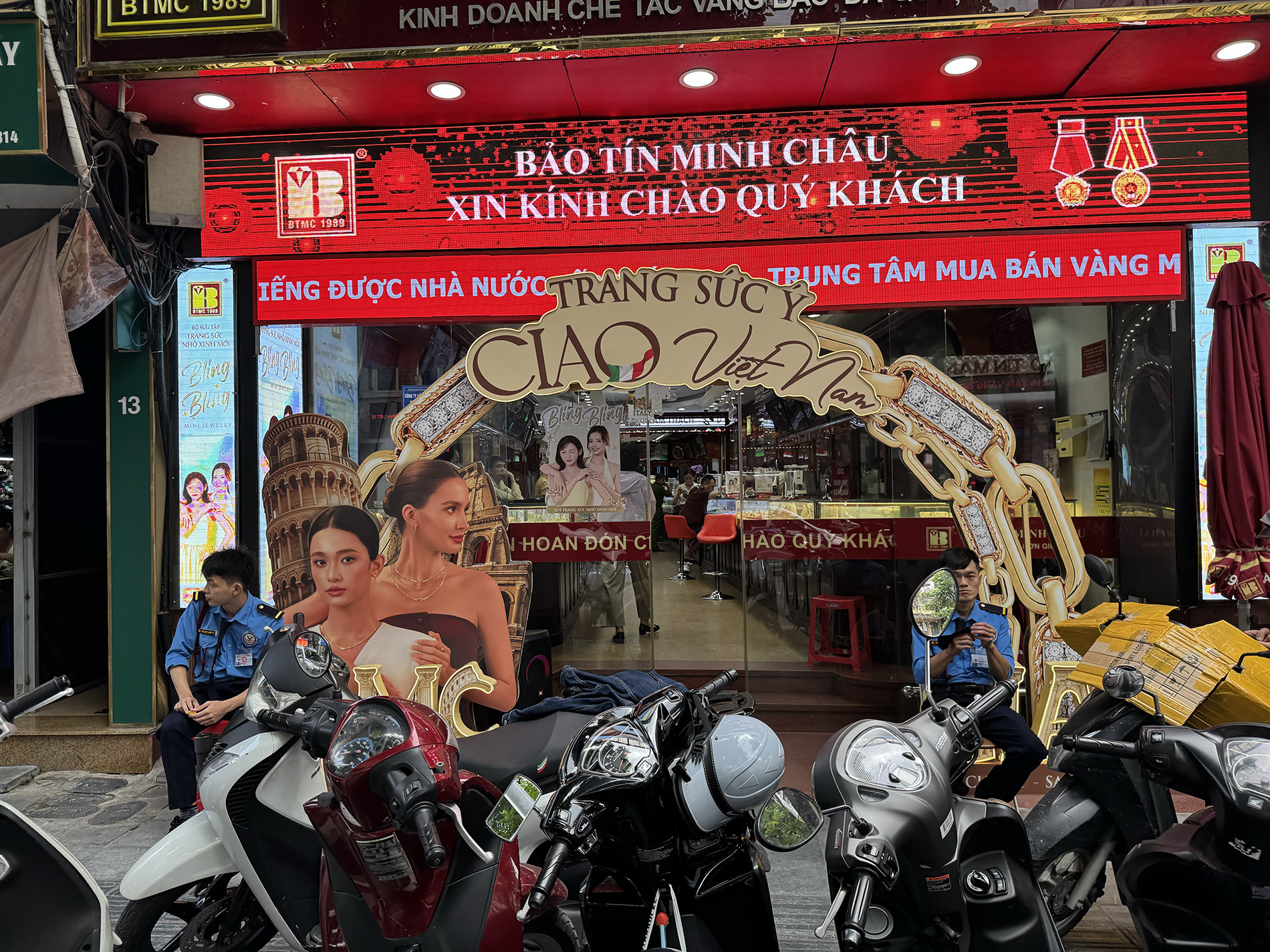 bao tin mc.jpg
