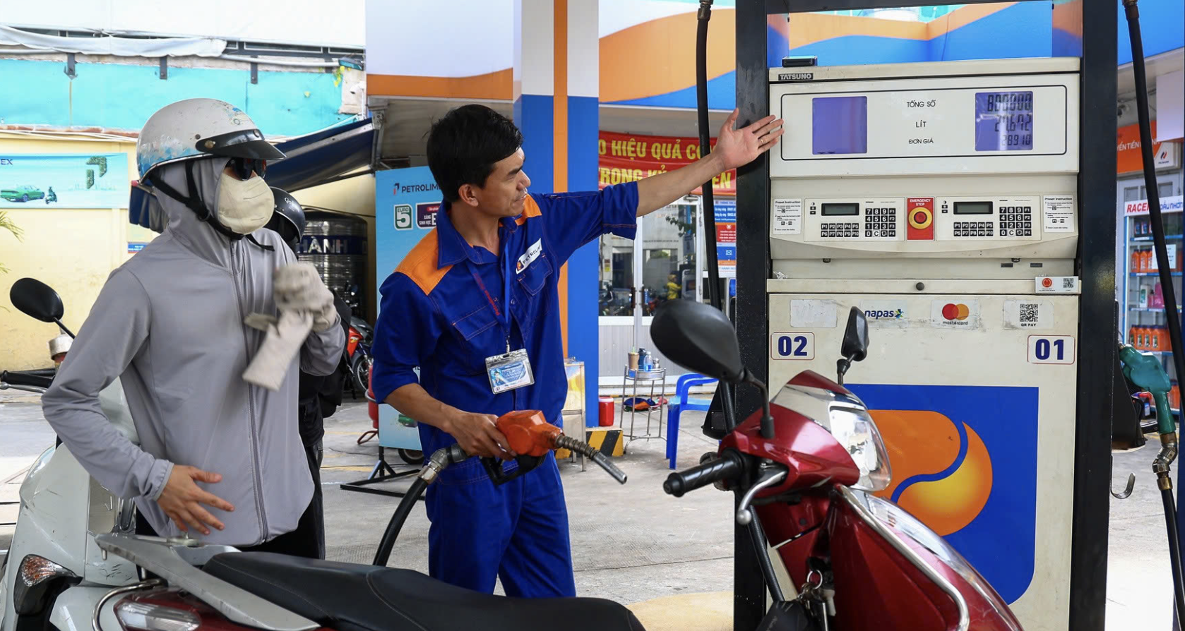 Bộ Công Thương đề xuất doanh nghiệp tự quyết, tự công bố giá xăng dầu