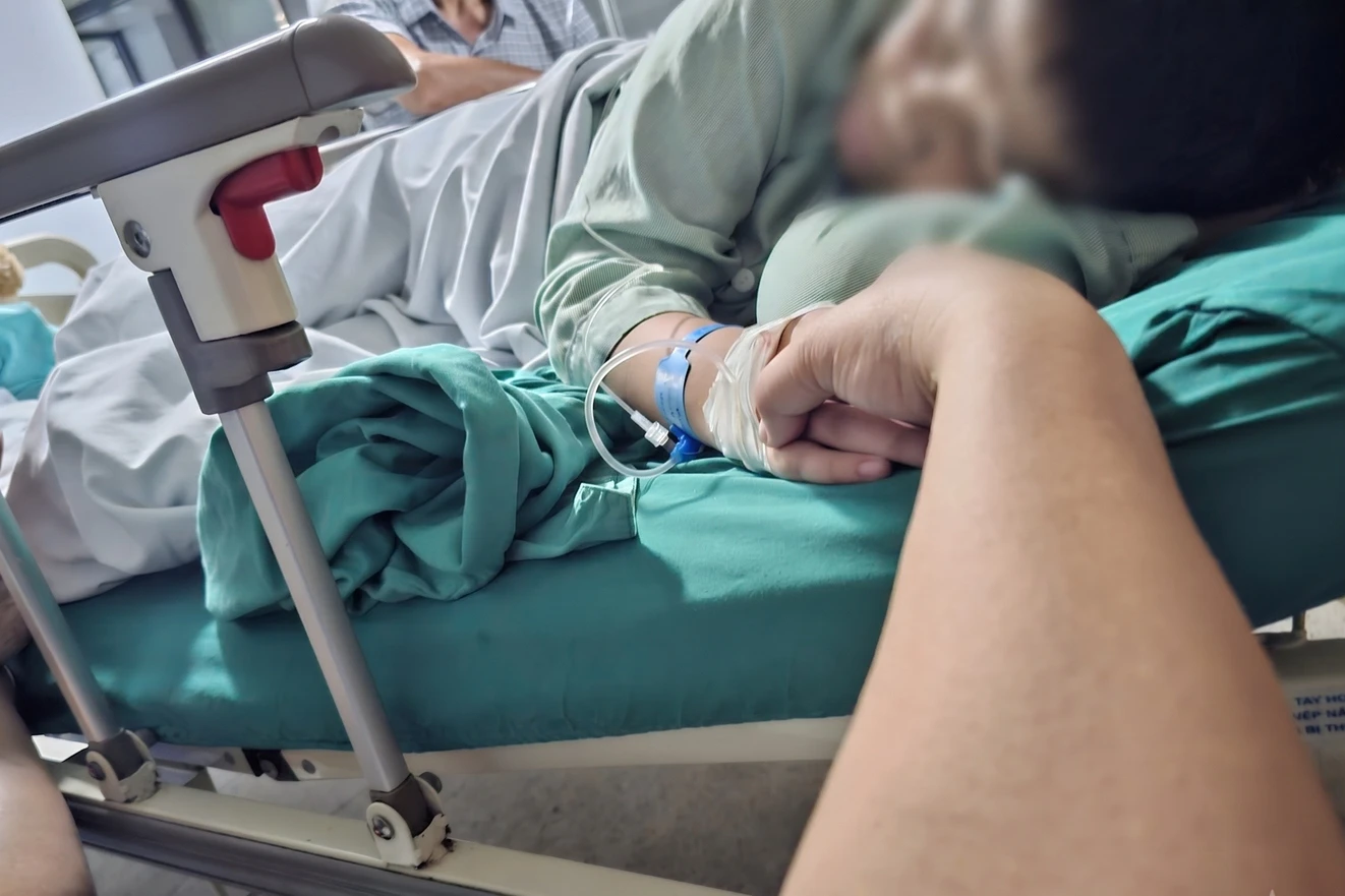 Công an vào cuộc vụ bé trai lớp 6 ở Hà Nội nghi bị bạn nhét bút vào hậu môn