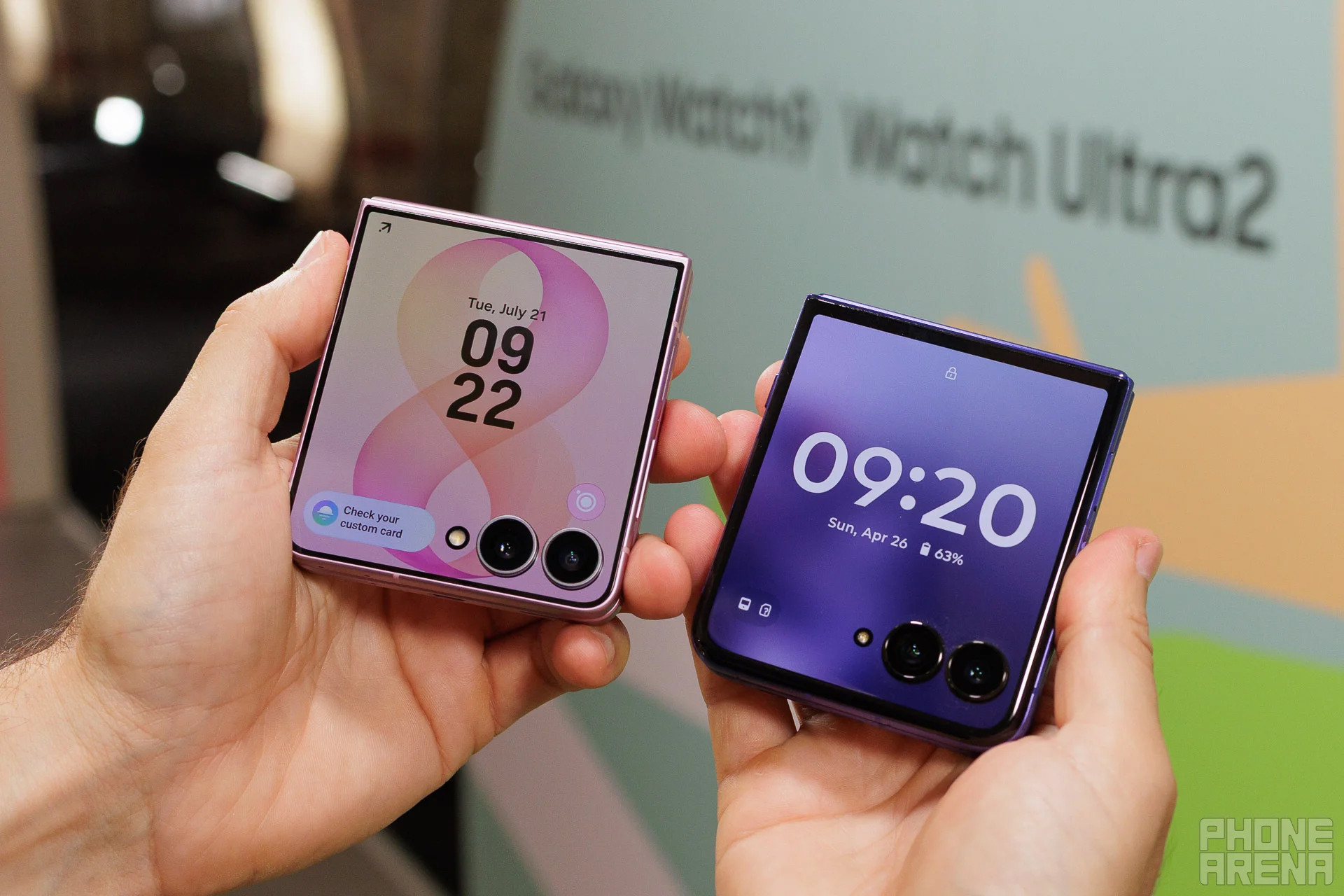 Galaxy Z Flip 8 vs Motorola Razr Ultra 3.jpg