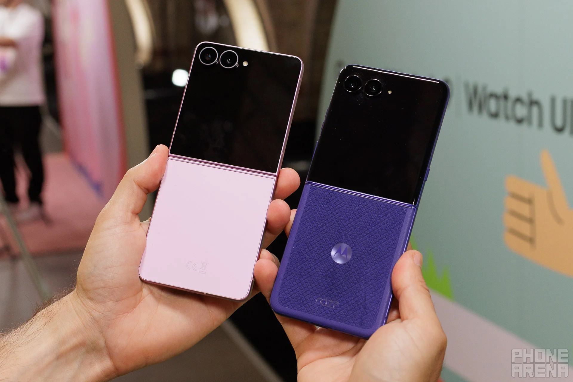 Galaxy Z Flip 8 vs Motorola Razr Ultra 4.jpg