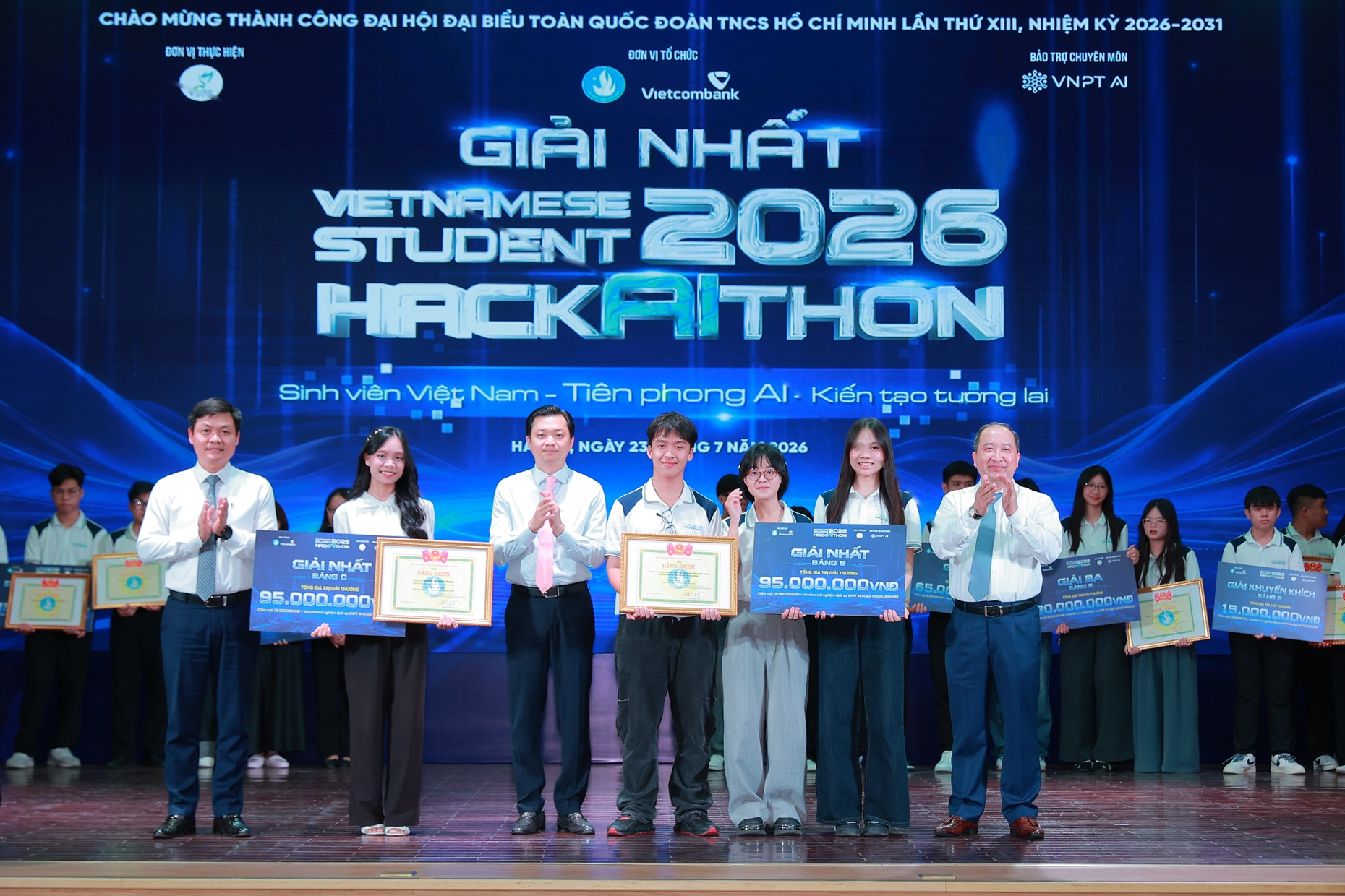 Hơn 20 trường đại học trên thế giới tham gia Vietnamese Student HackAIthon 2026