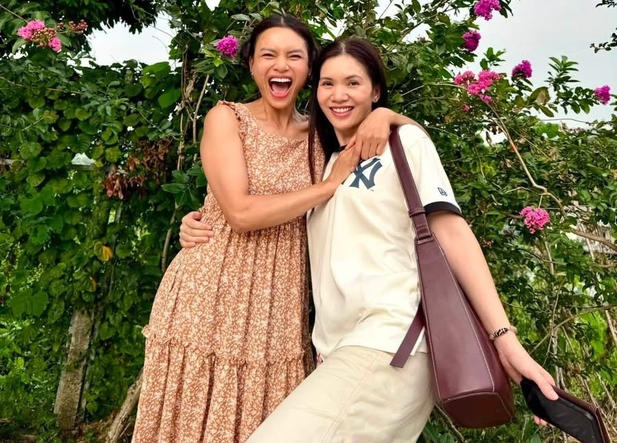 NSND Phạm Phương Thảo khoe em gái thượng tá quân đội, Hà Kiều Anh kỷ niệm 19 năm cưới