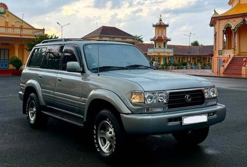 SUV Lexus LX450 đời 1997 gần 30 năm tuổi được 